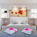Luxury 12 *