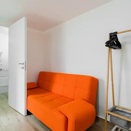 Luxury 12 * טוליה