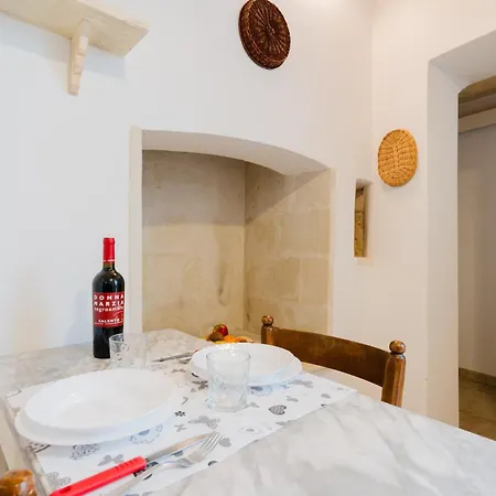 Luxury 12 * טוליה