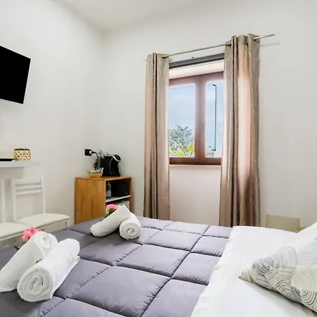 Luxury 12 Tatil Evi Tuglie