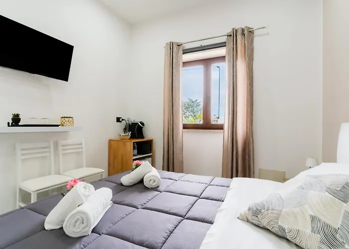 Luxury 12 Tatil Evi Tuglie